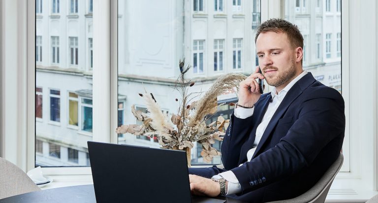 Kenneth Buus Andersen er CEO i Hemonto, der tilbyder Family Office-services