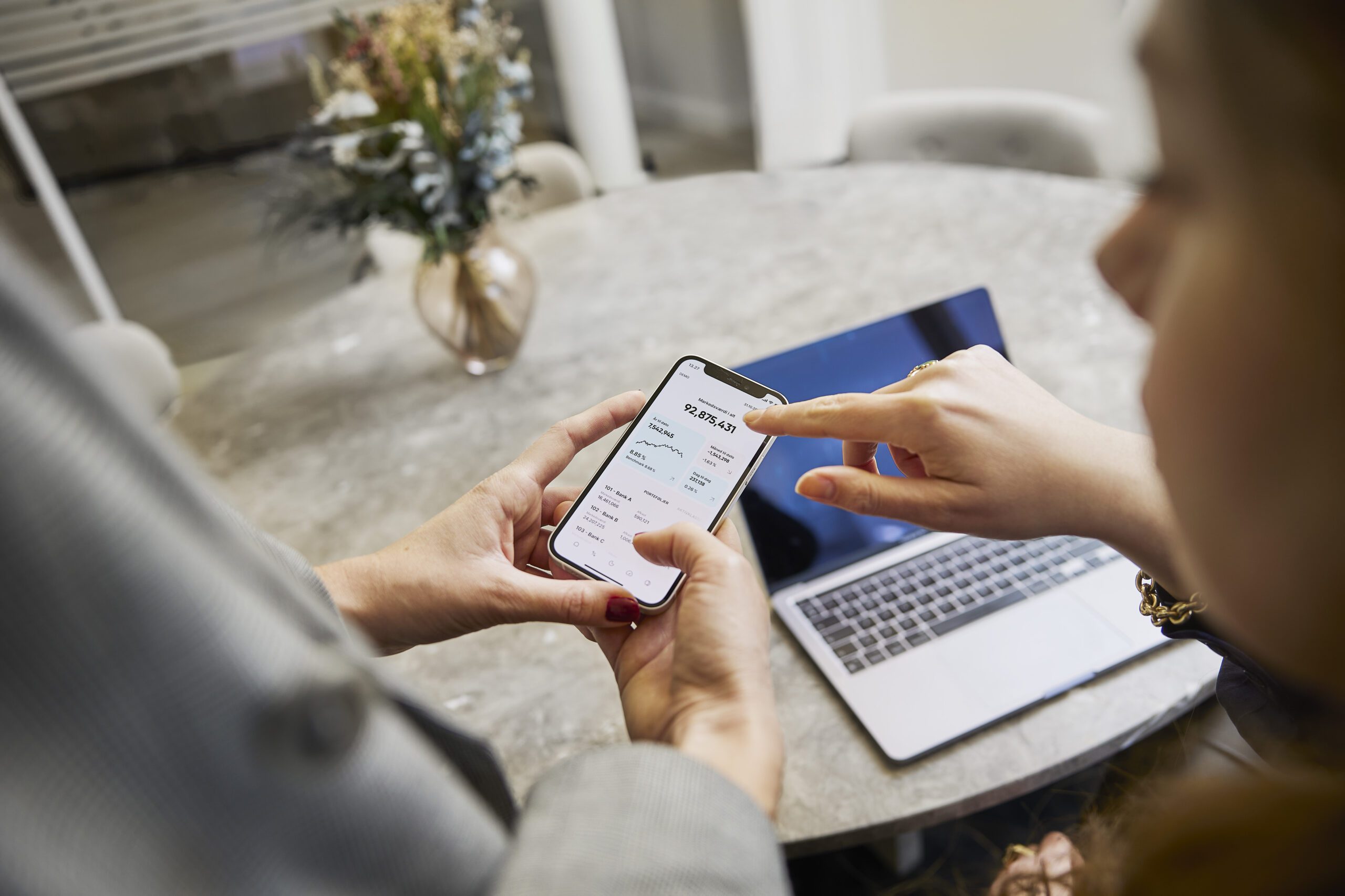 Overvågning af formue på mobil og computer